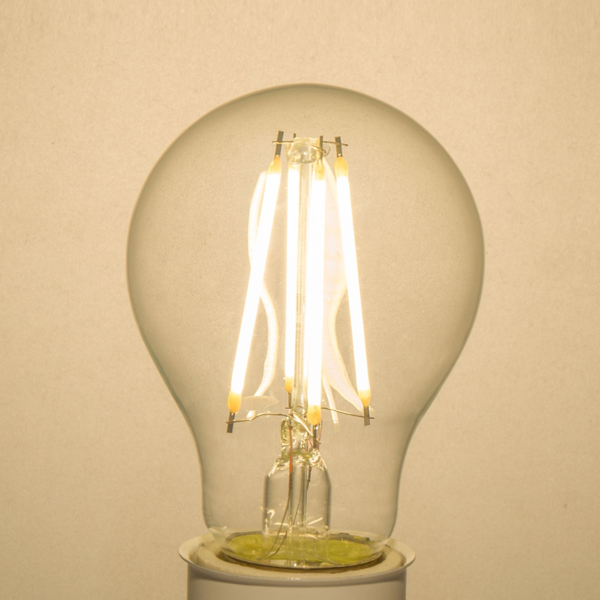 Incandescent lamp 60w. Лампа светодиодная st64 ретро золото. Лампы теплого света. Лампочка светодиодная e40. Теплые лампочки.